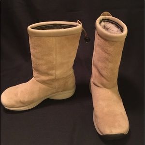 Merrell women’s suede winter boots tan sz 6 EUC